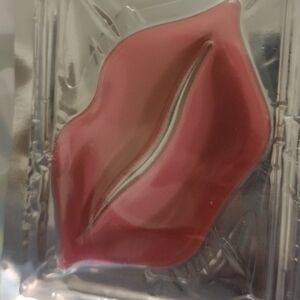 Lip-Shaped Red Gel Mask